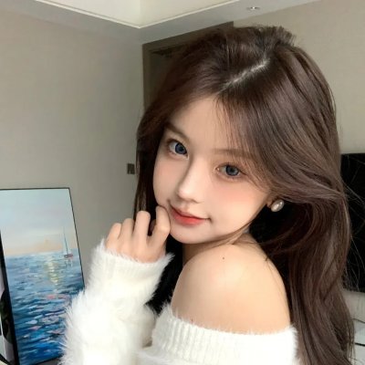 与一位女士合影